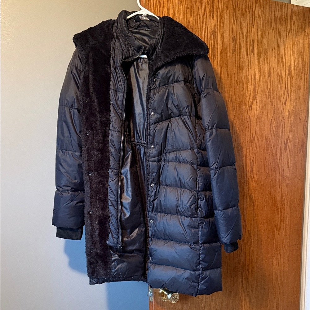 Pea in a Pod Maternity Black Puffer Coat with Faux Fur Trim